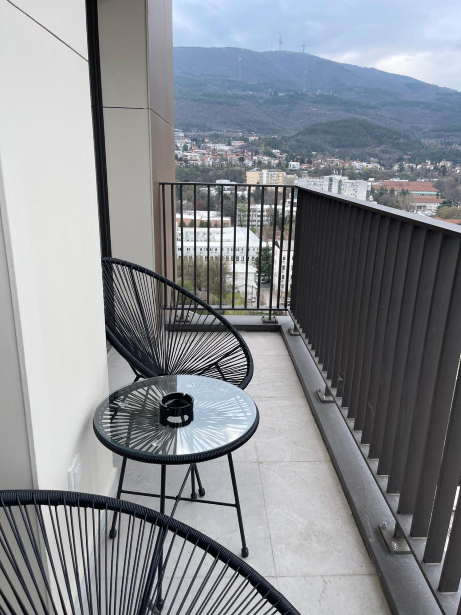 180° View Apartment In Diamond Building Skopje Esterno foto