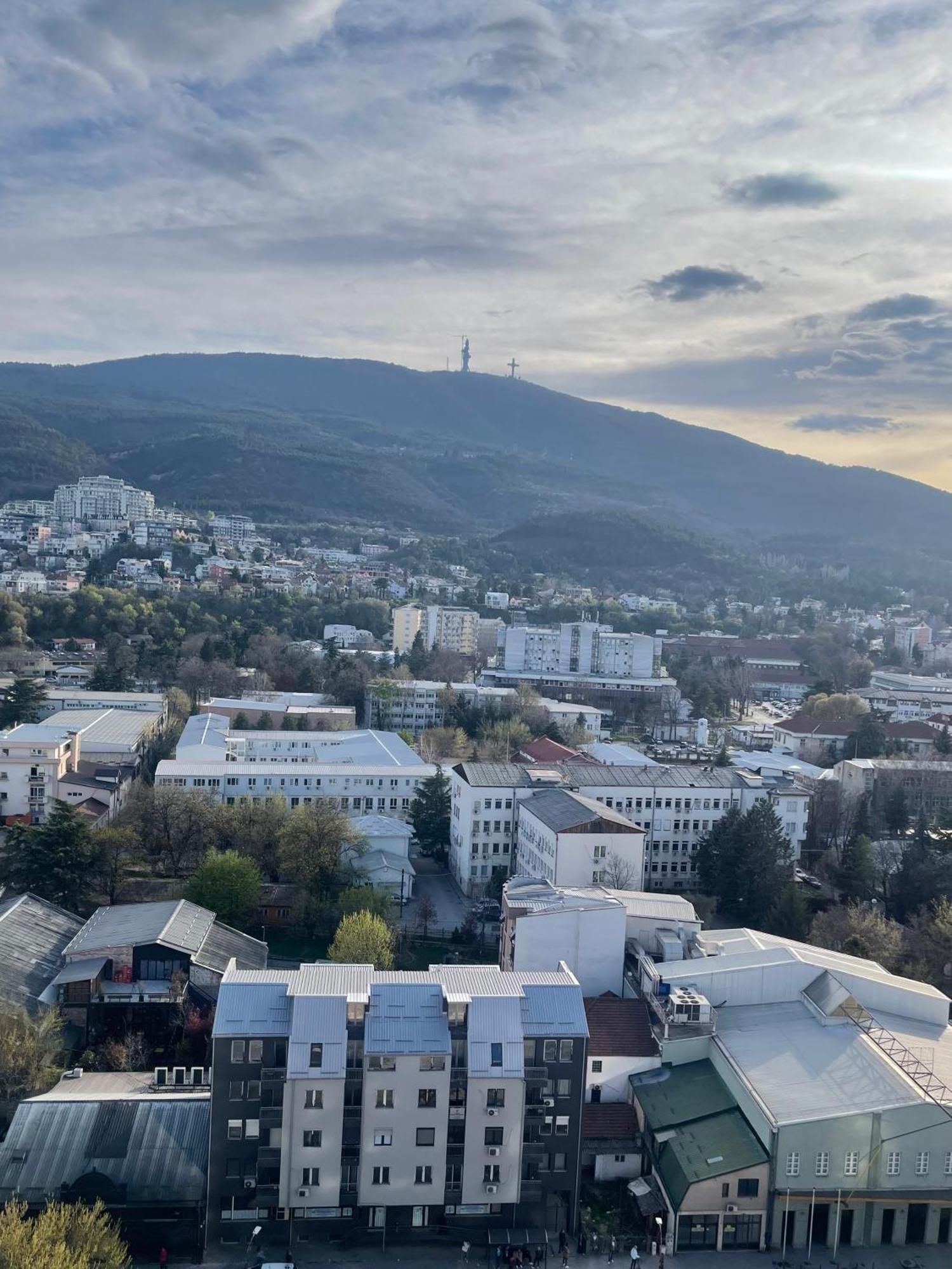 180° View Apartment In Diamond Building Skopje Esterno foto