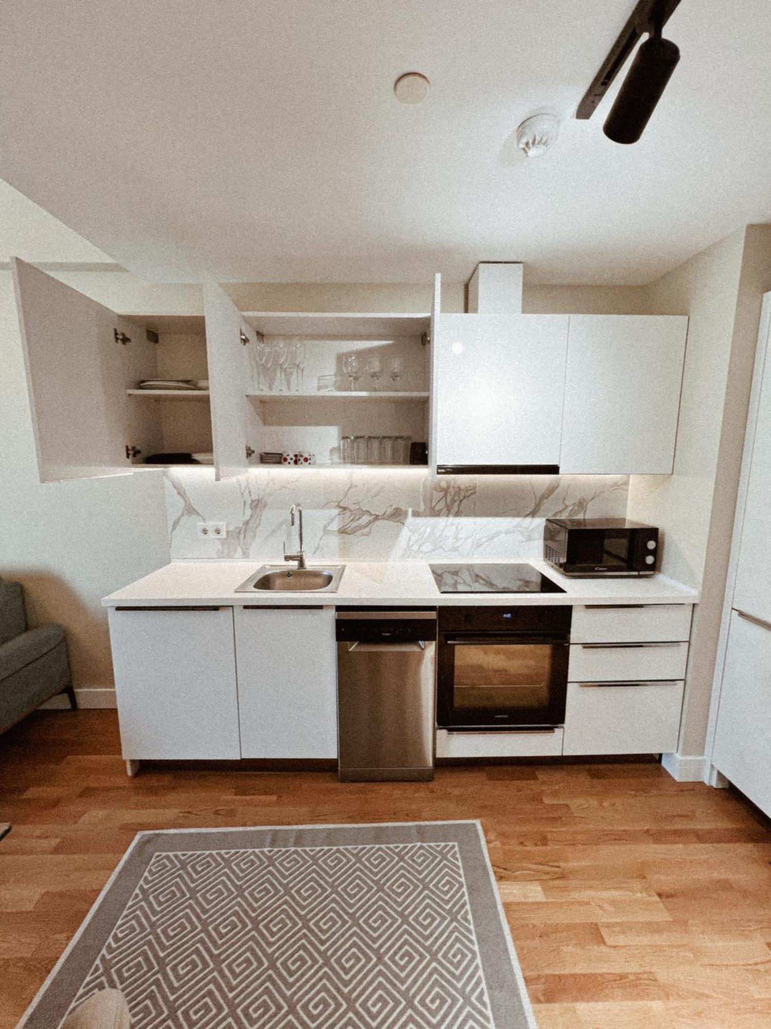 180° View Apartment In Diamond Building Skopje Esterno foto