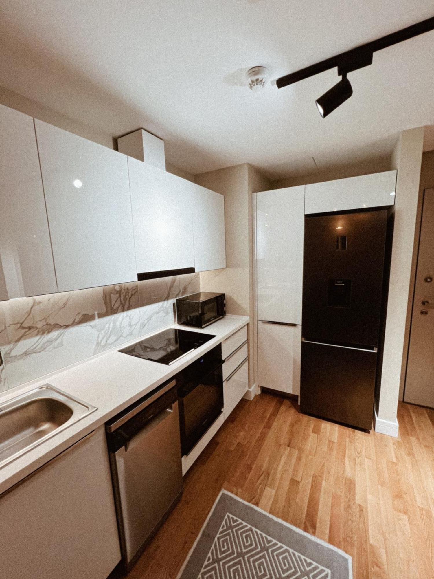 180° View Apartment In Diamond Building Skopje Esterno foto