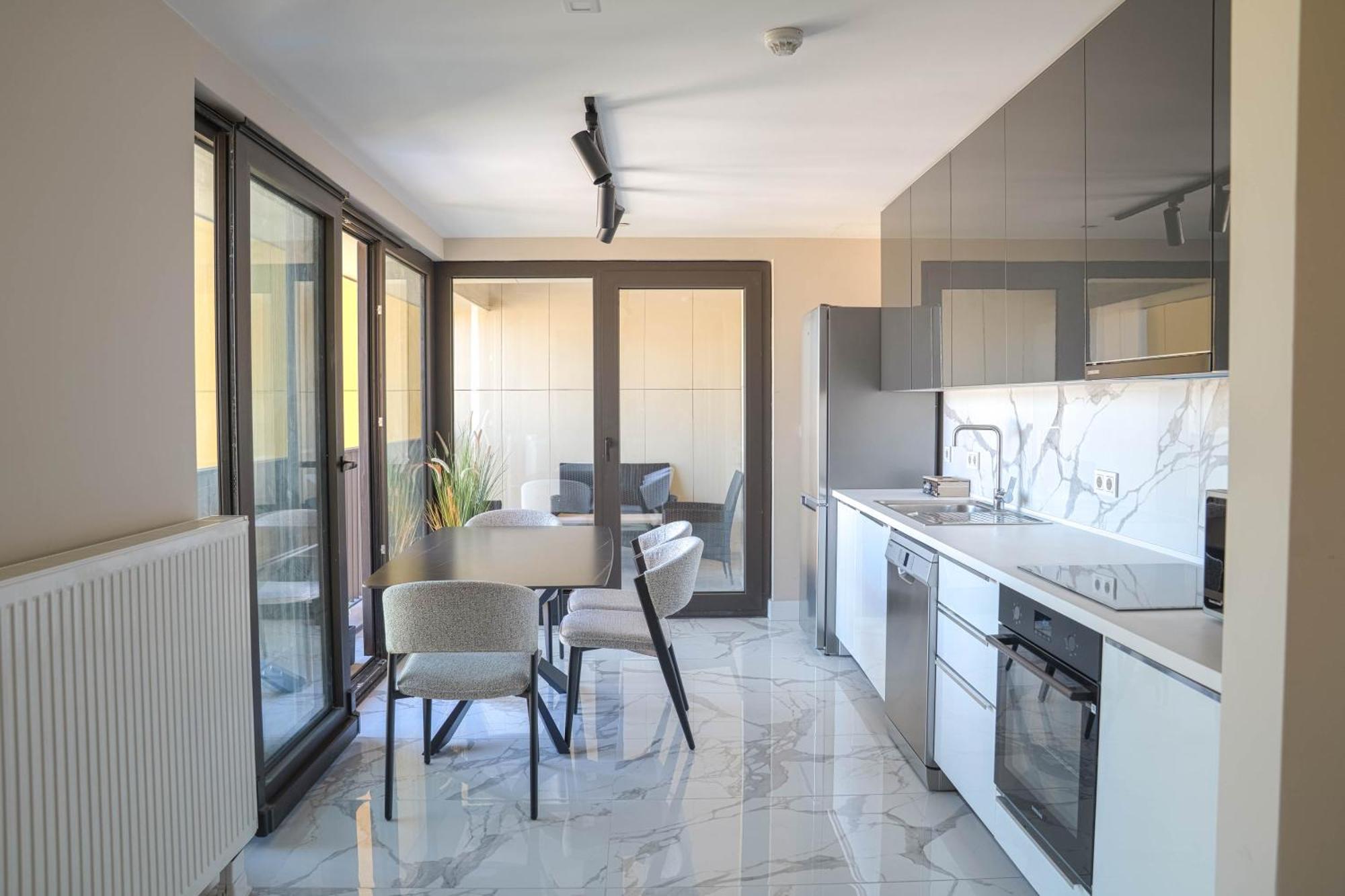 180° View Apartment In Diamond Building Skopje Esterno foto