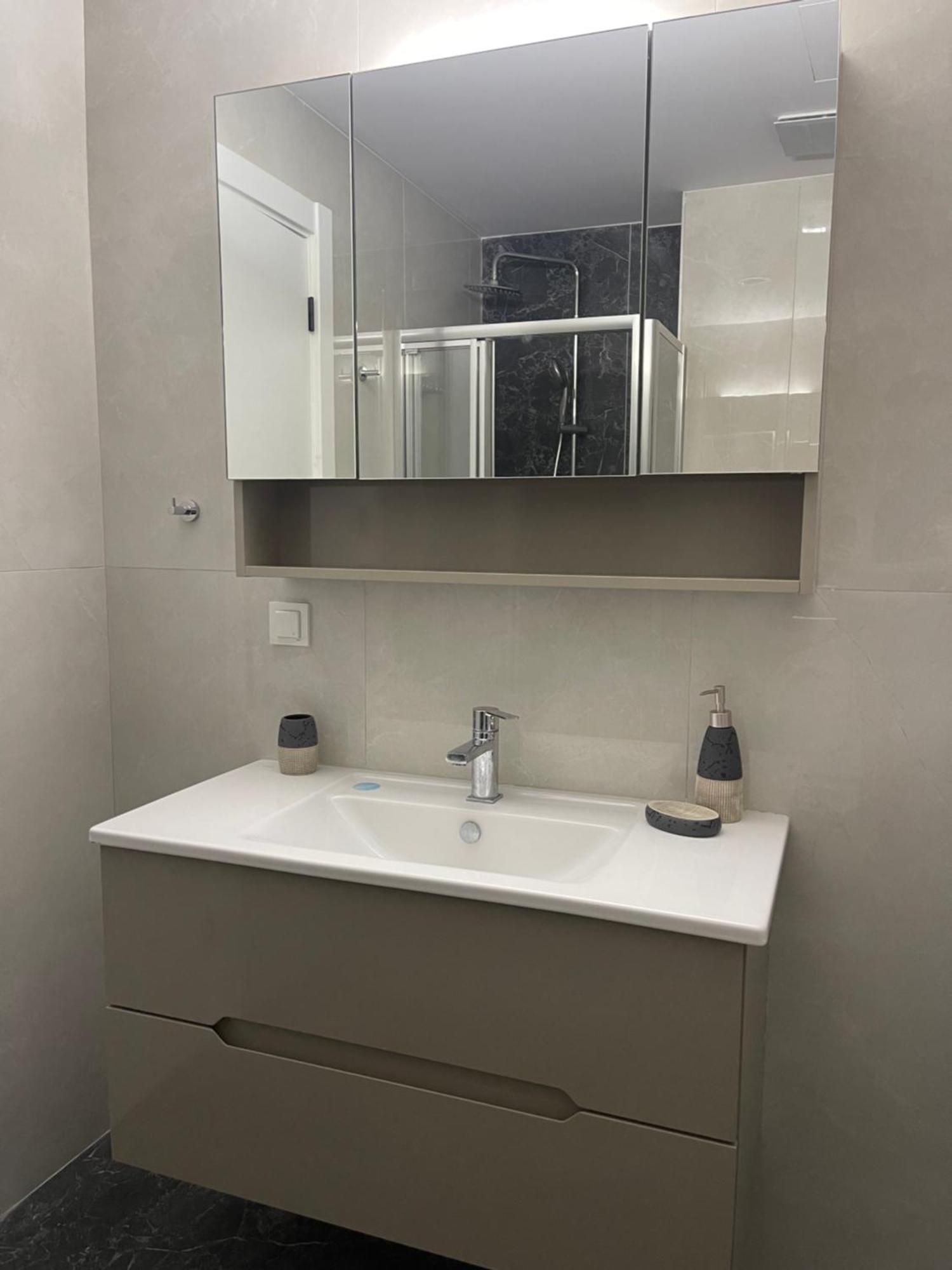 180° View Apartment In Diamond Building Skopje Esterno foto
