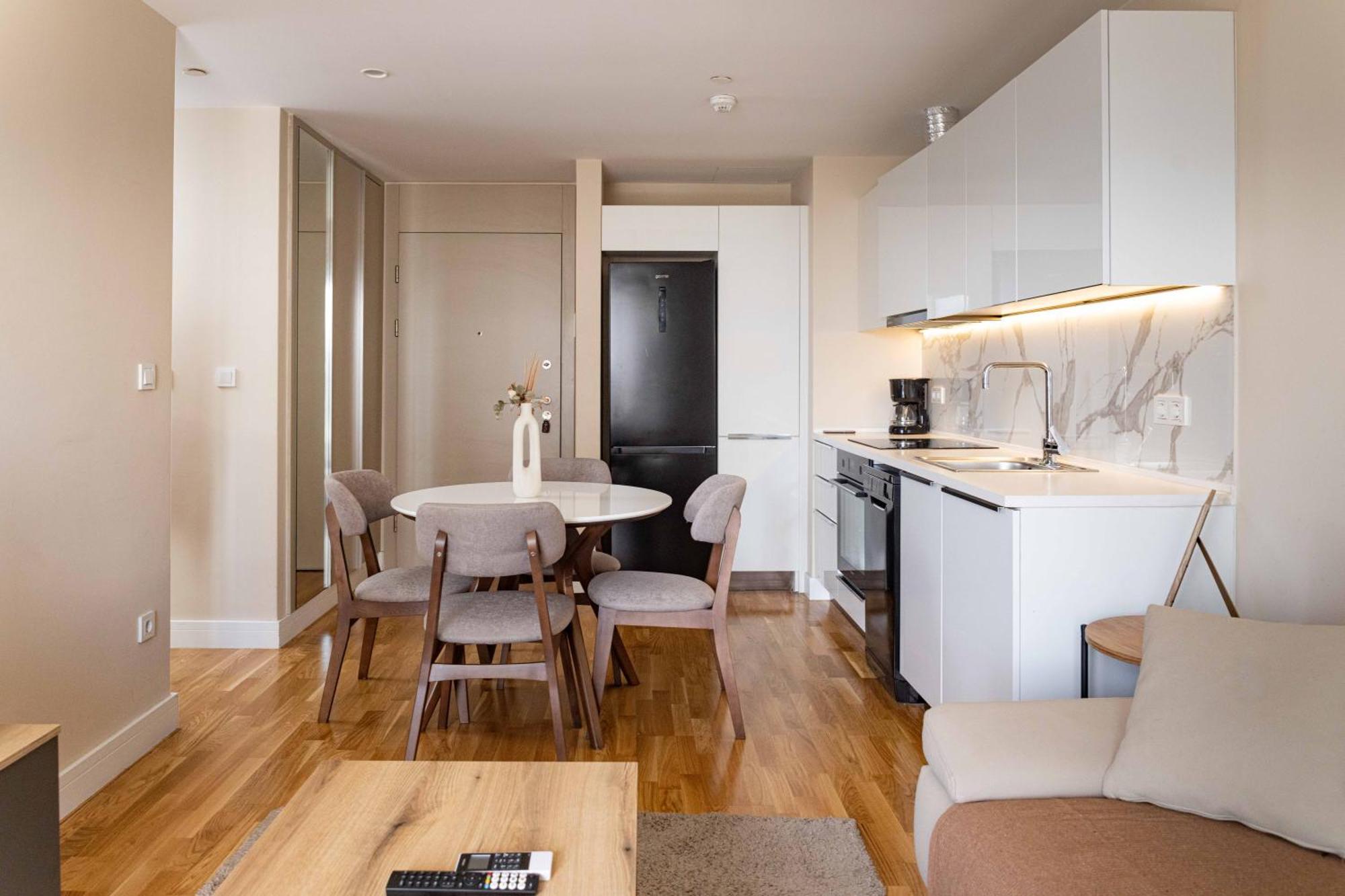 180° View Apartment In Diamond Building Skopje Esterno foto